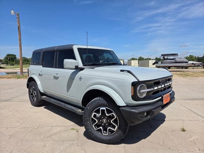 2024 Ford Bronco Outer Banks