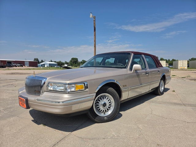 1997 Lincoln Town Car Signature