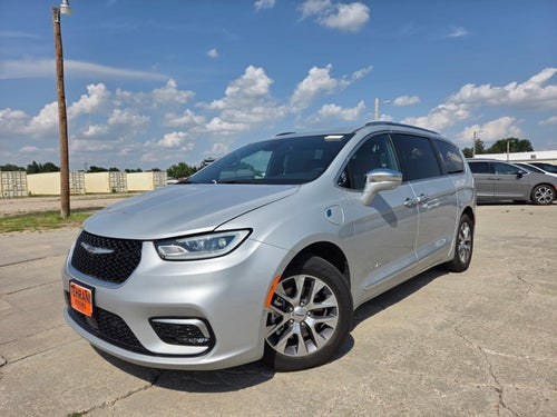 2024 Chrysler Pacifica Hybrid Pinnacle