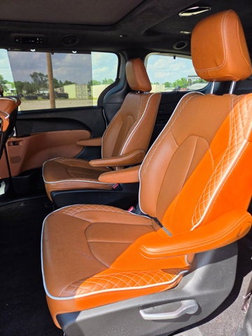 2024 Chrysler Pacifica Hybrid Pinnacle
