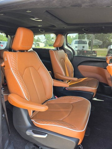 2024 Chrysler Pacifica Hybrid Pinnacle