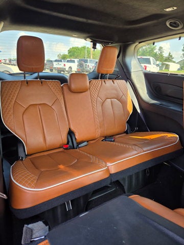 2024 Chrysler Pacifica Hybrid Pinnacle