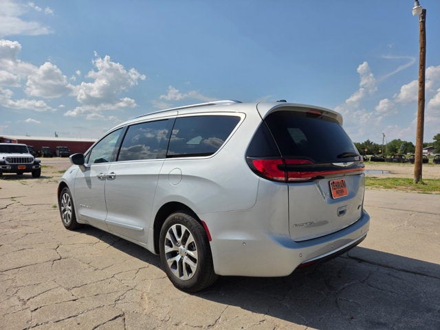 2024 Chrysler Pacifica Hybrid Pinnacle