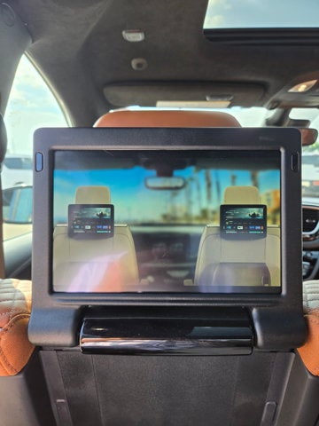 2025 Chrysler Pacifica Pinnacle