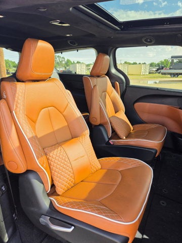 2025 Chrysler Pacifica Pinnacle