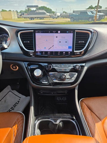 2025 Chrysler Pacifica Pinnacle