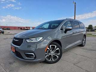 2025 Chrysler Pacifica Pinnacle