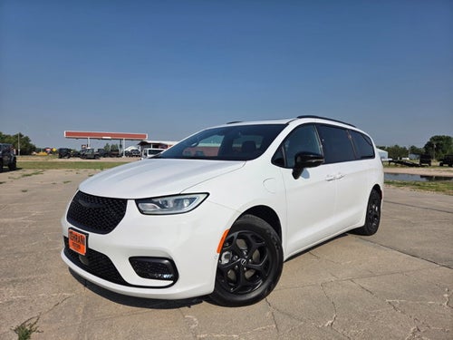 2026 Chrysler Pacifica Hybrid Select