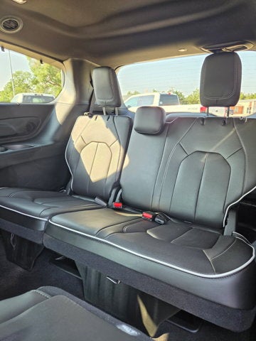 2026 Chrysler Pacifica Hybrid Select