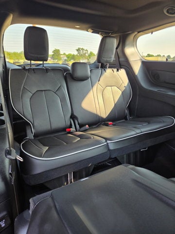2026 Chrysler Pacifica Hybrid Select