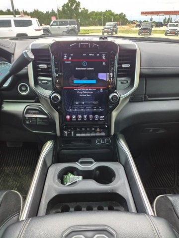 2021 RAM 3500 Laramie Crew Cab 4x4 8' Box