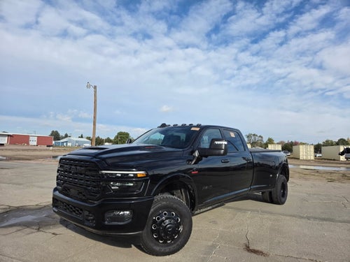 2025 RAM 3500 Limited Crew Cab 4x4 8' Box