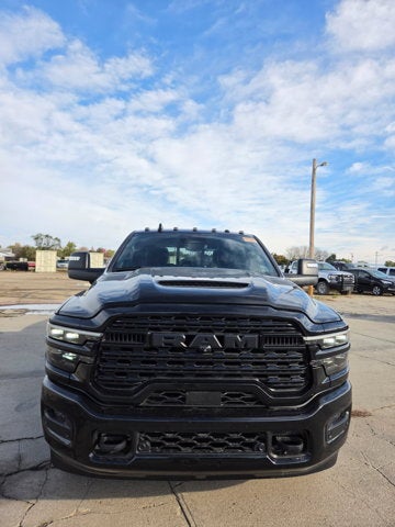2025 RAM 3500 Limited Crew Cab 4x4 8' Box