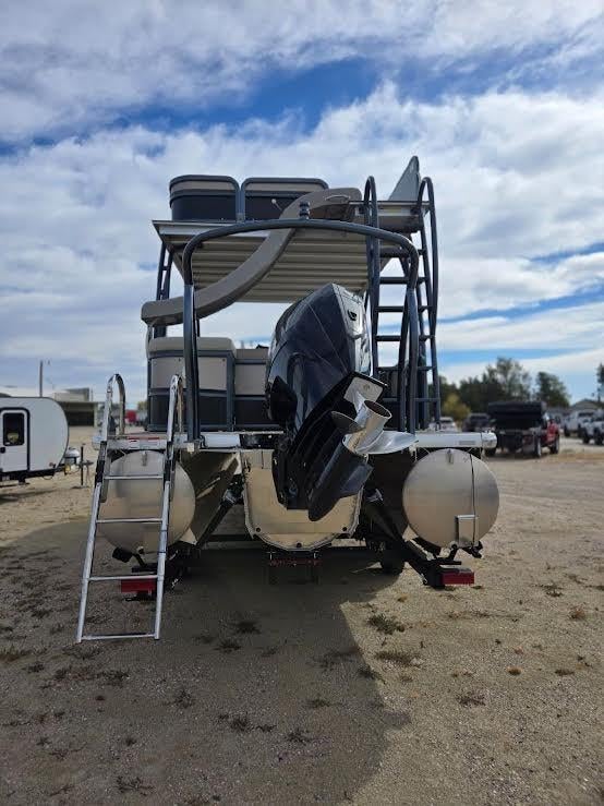 2022 Premier Marine Inc Pontoon Base
