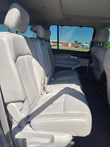 2024 Jeep Wagoneer L Series III