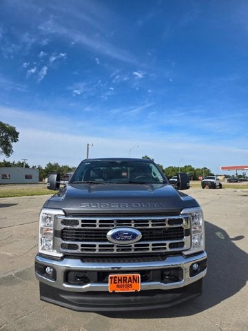 2026 Ford Super Duty F-350 SRW XLT