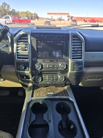 2017 Ford Super Duty F-350 SRW Lariat