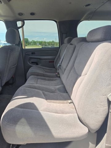 2004 Chevrolet Suburban LS