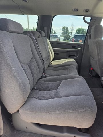 2004 Chevrolet Suburban LS
