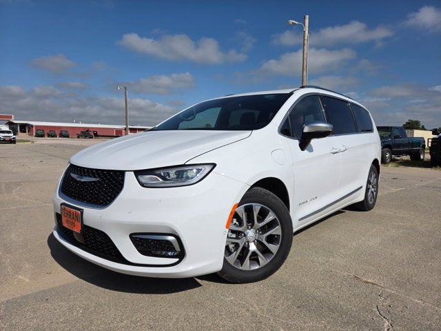 2026 Chrysler Pacifica Hybrid Pinnacle