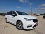 2026 Chrysler Pacifica Hybrid Pinnacle