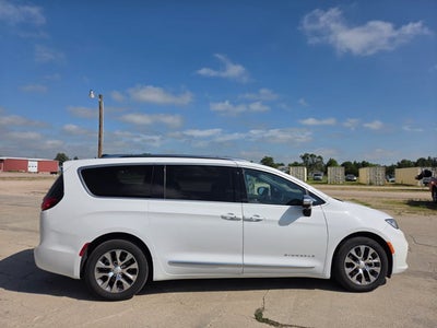 2026 Chrysler Pacifica Hybrid Pinnacle